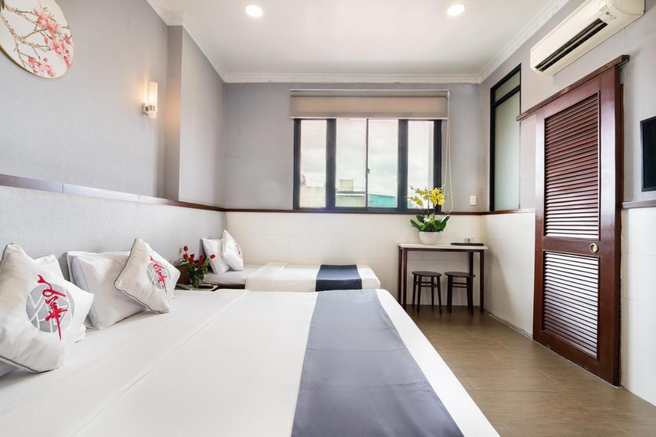Hoa Khách sạn
