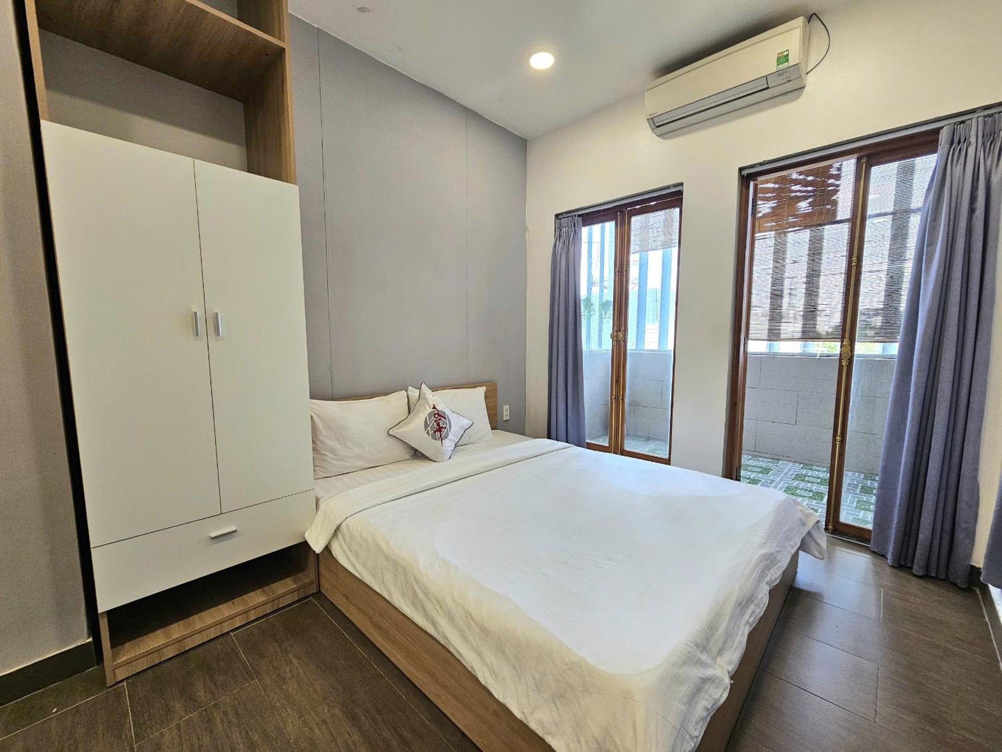 Hoa Khách sạn